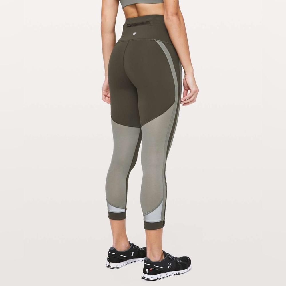 Lululemon Zip The Line Crop size 4 - Picture 1 of 8